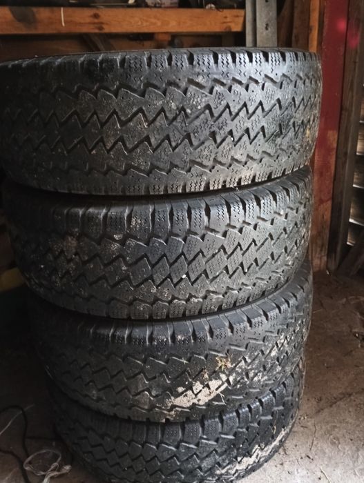 Колеса без тріщин и гуль.Диски рівненьки по нашими дрогам не їздили .