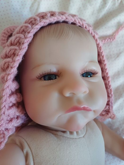 Lalka w typie reborn, drobna wada