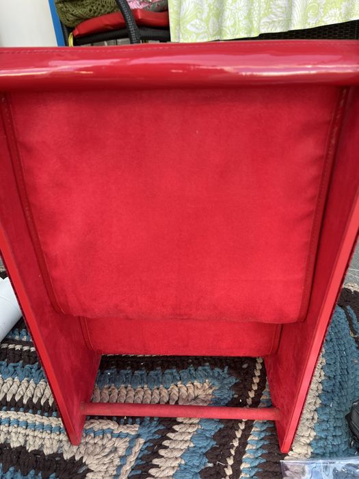 Porta revistas vermelho