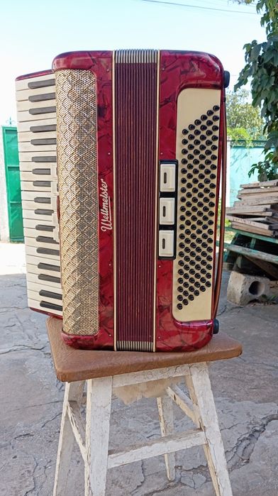 Продам акордеон, який коштує 600€-800€