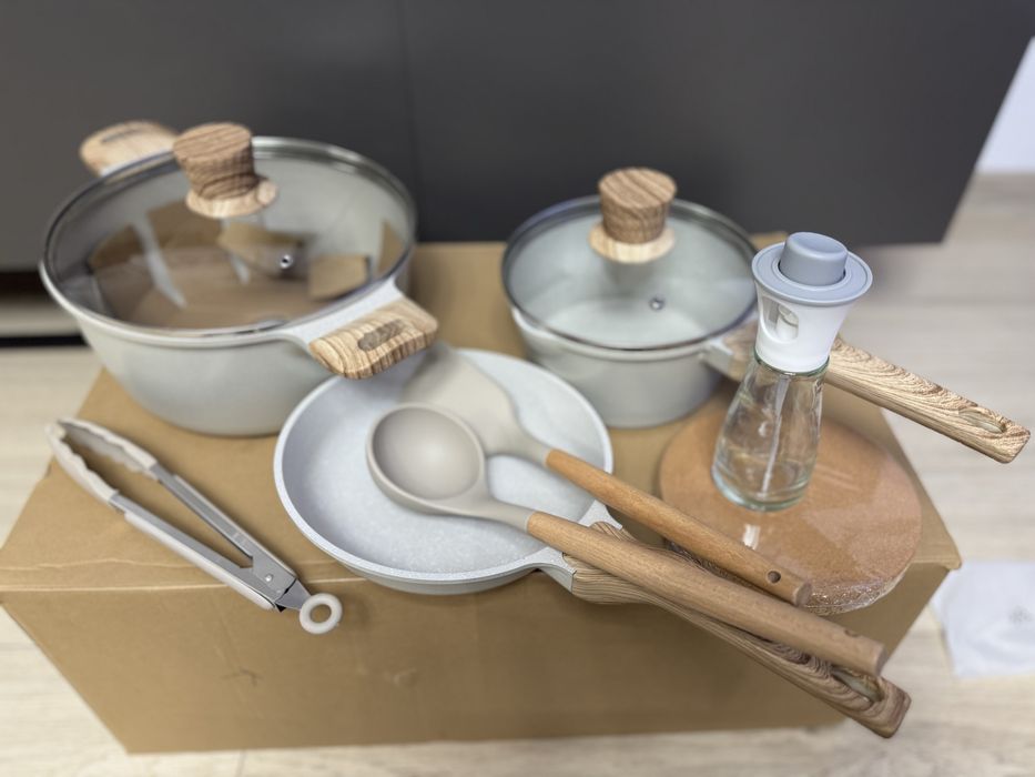 Zestaw naczyń i przyborów Wodillo - do wszystkich typów kuchni nowe