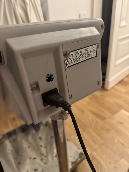 Waga magazynowa elektroniczna 300 kg – sprawna, 2 sztuki