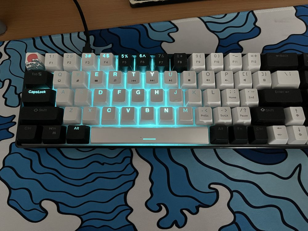 Продаю игрову клавиатуру