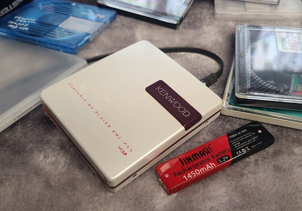 Редкий миниатюрный минидисковый плеер KENWOOD DMC-P55