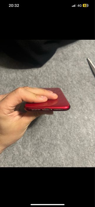 Iphone XR vermelho