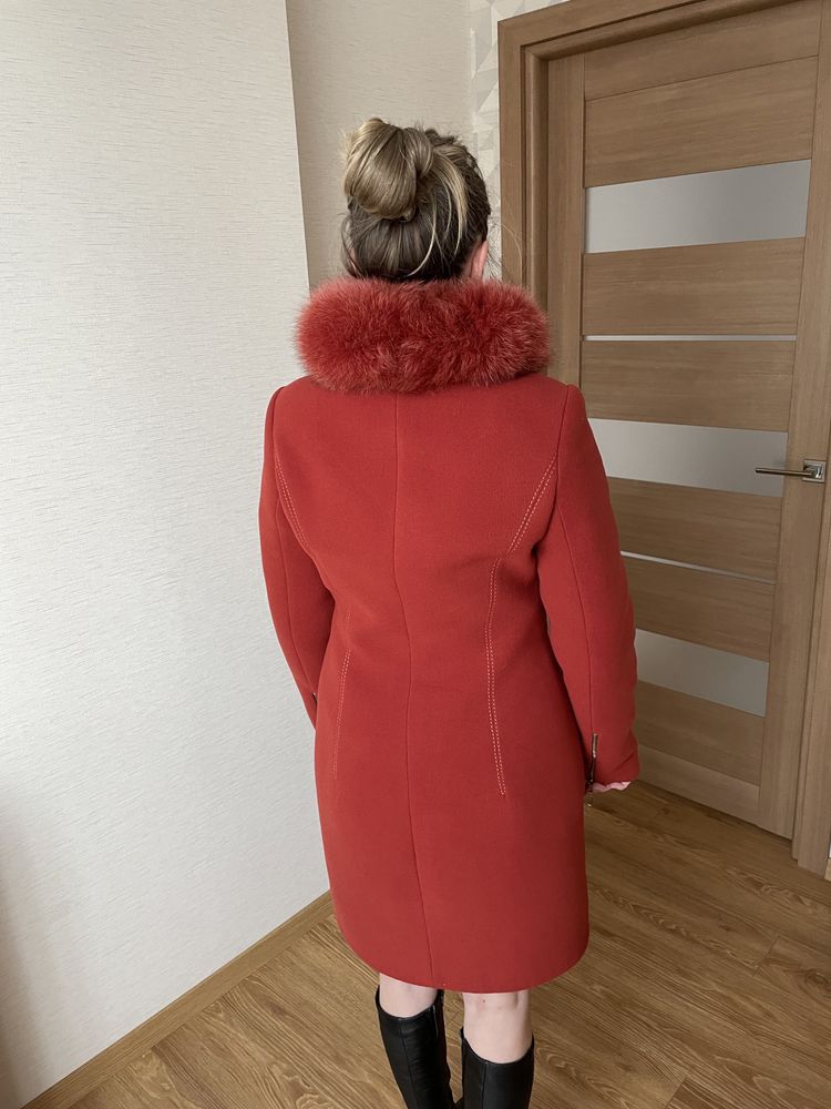 Пальто жіноче демісезонне