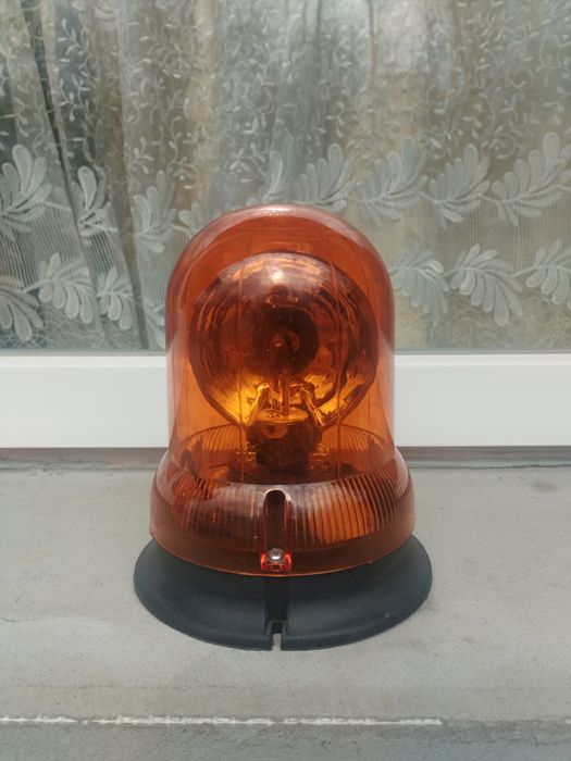 Проблискувачий маячок 12v