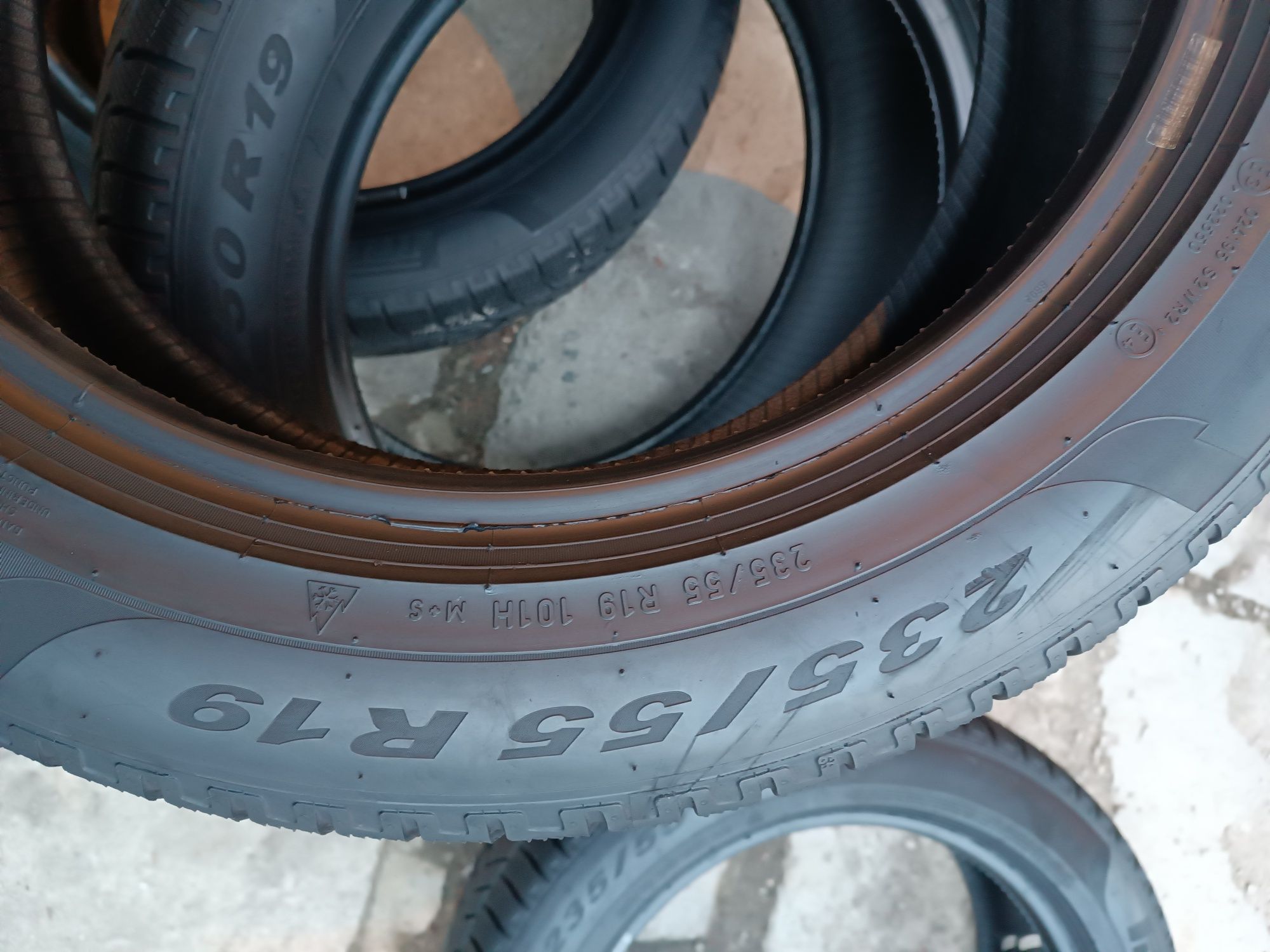 Sprzedam Oponę Pirreli 2x255/50 r19 2x235/55 r19