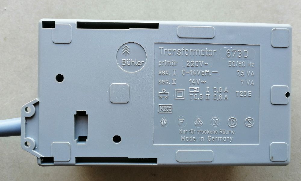 Comboios electricos; transformador Fleischmann. Ler anuncio