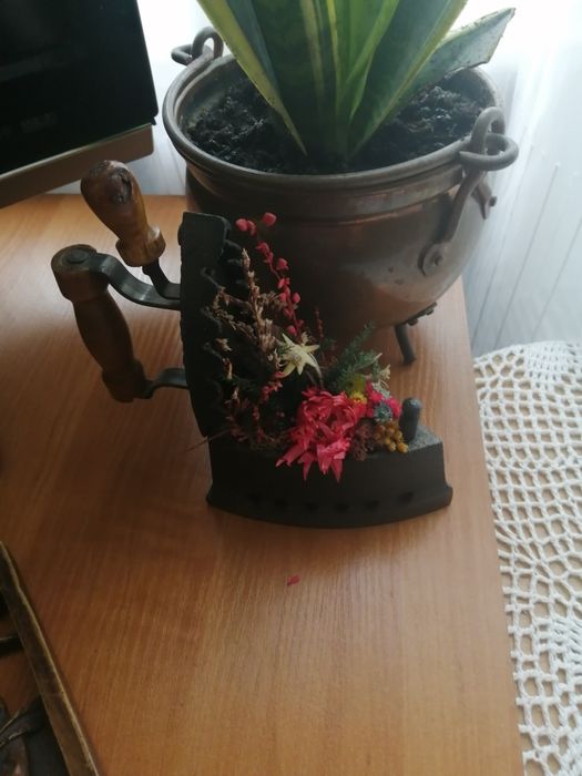 Żelazko stare. Mini mini.żeliwne.