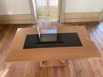 Mesa de sala em madeira com vidro