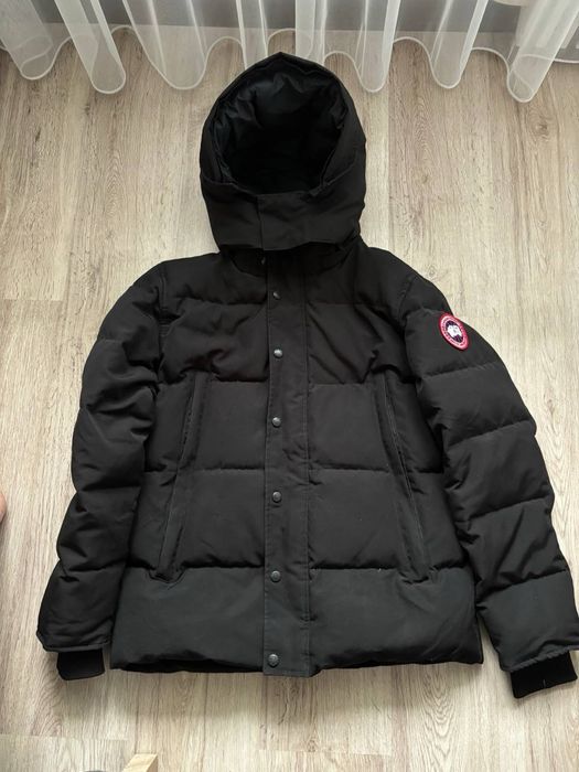 Продам оригінальний пуховик Canada Goose