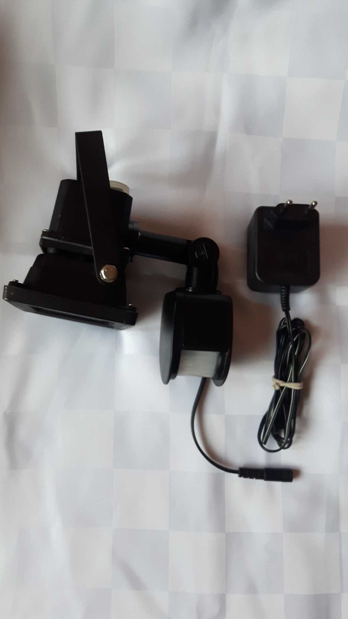 Lampa/halogen z czujnikiem ruchu