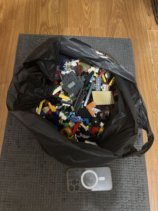 Продаю лего конструктор.