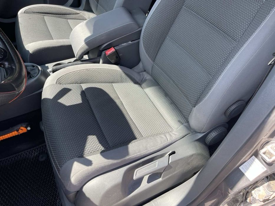 Продам Volkswagen Touran 2011р. 2.0TDI
