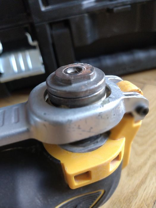 Multinarzędzie multi-tool szlifierka wielofunkcyjna Dewalt DCS355 18V