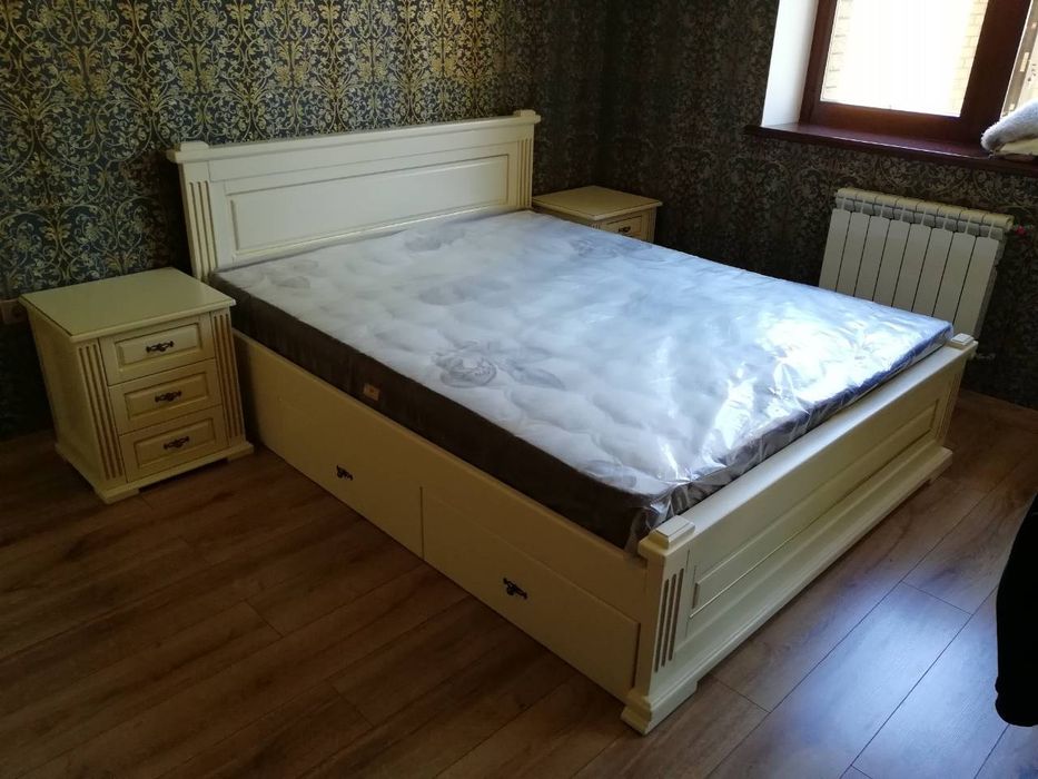 Кровать с ящиками. Двуспальная деревянная кровать. 4 шухляды и 2 фасад