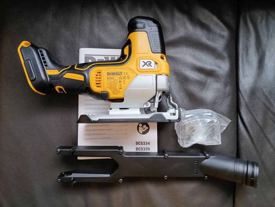 Лобзик акумуляторний DeWALT DCS335N