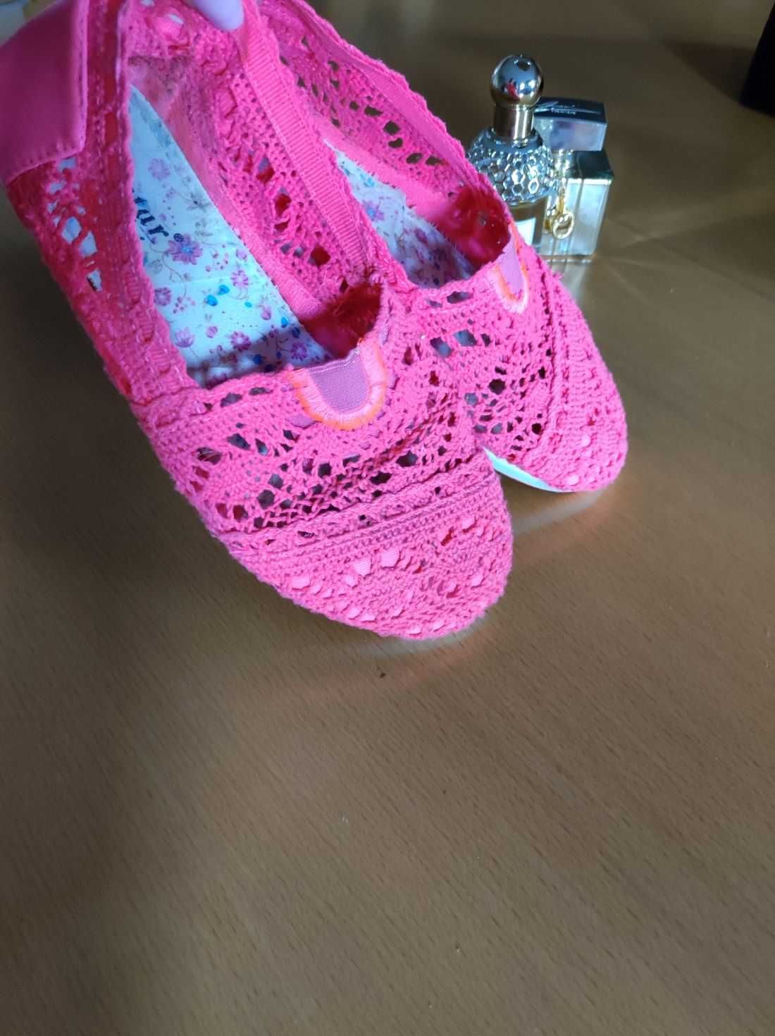 tenisówki espadryle włóczkowe koronkowe ażurowe neonowe przewiewne