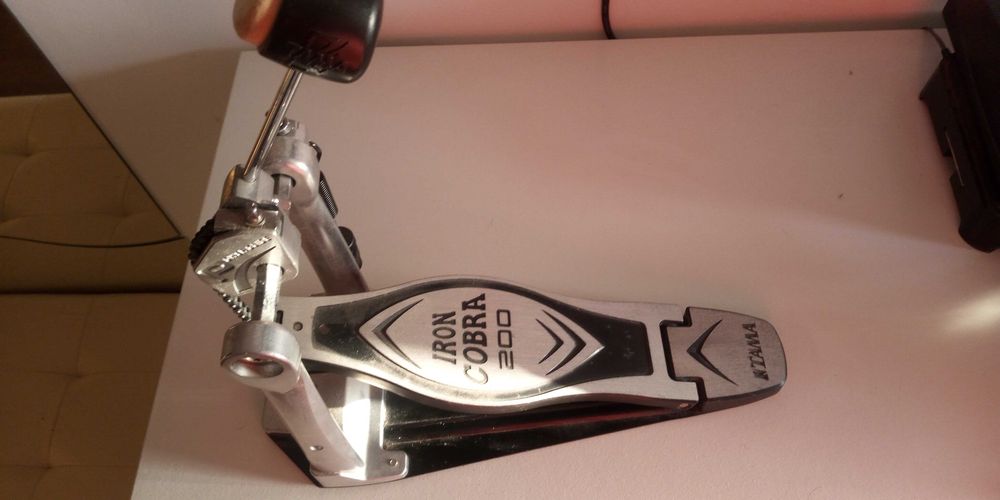 Pedal bombo Iron Cobra
