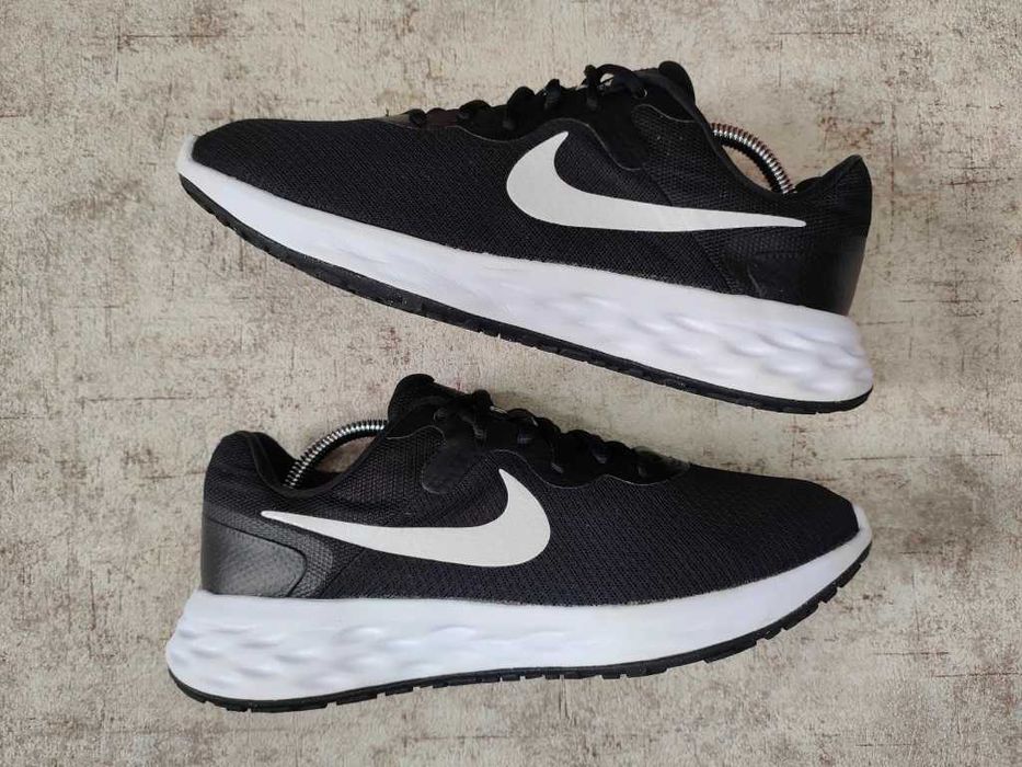 Кросівки Nike Revolution 6 р-42 оригінал кроссовки найк черные лёгкие