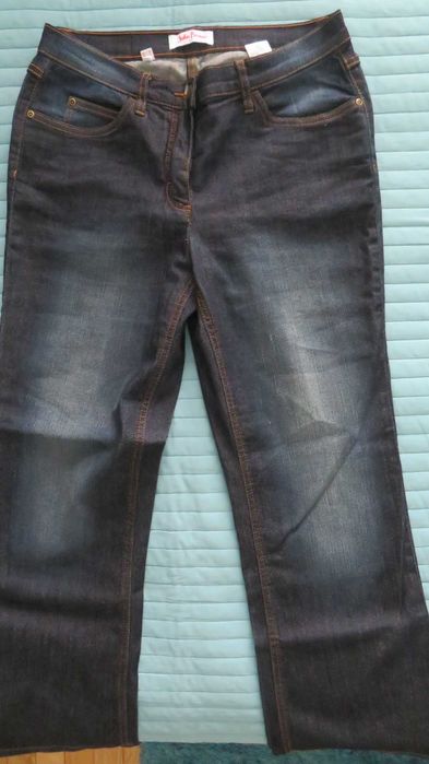 Nowe jeansy damskie bootcut rozm. 42