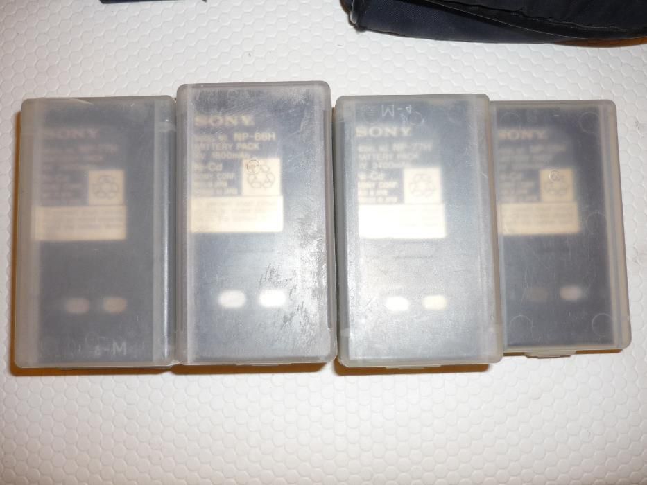 Camcorder Sony CCD-TR805E e carregador tomada e isqueiro