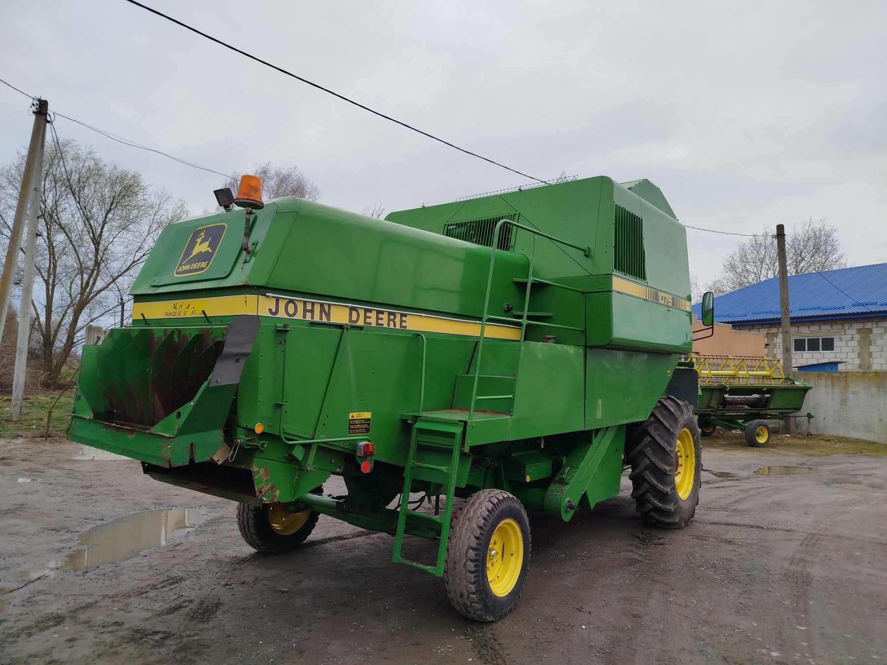 Продам комбайн джондір 1075