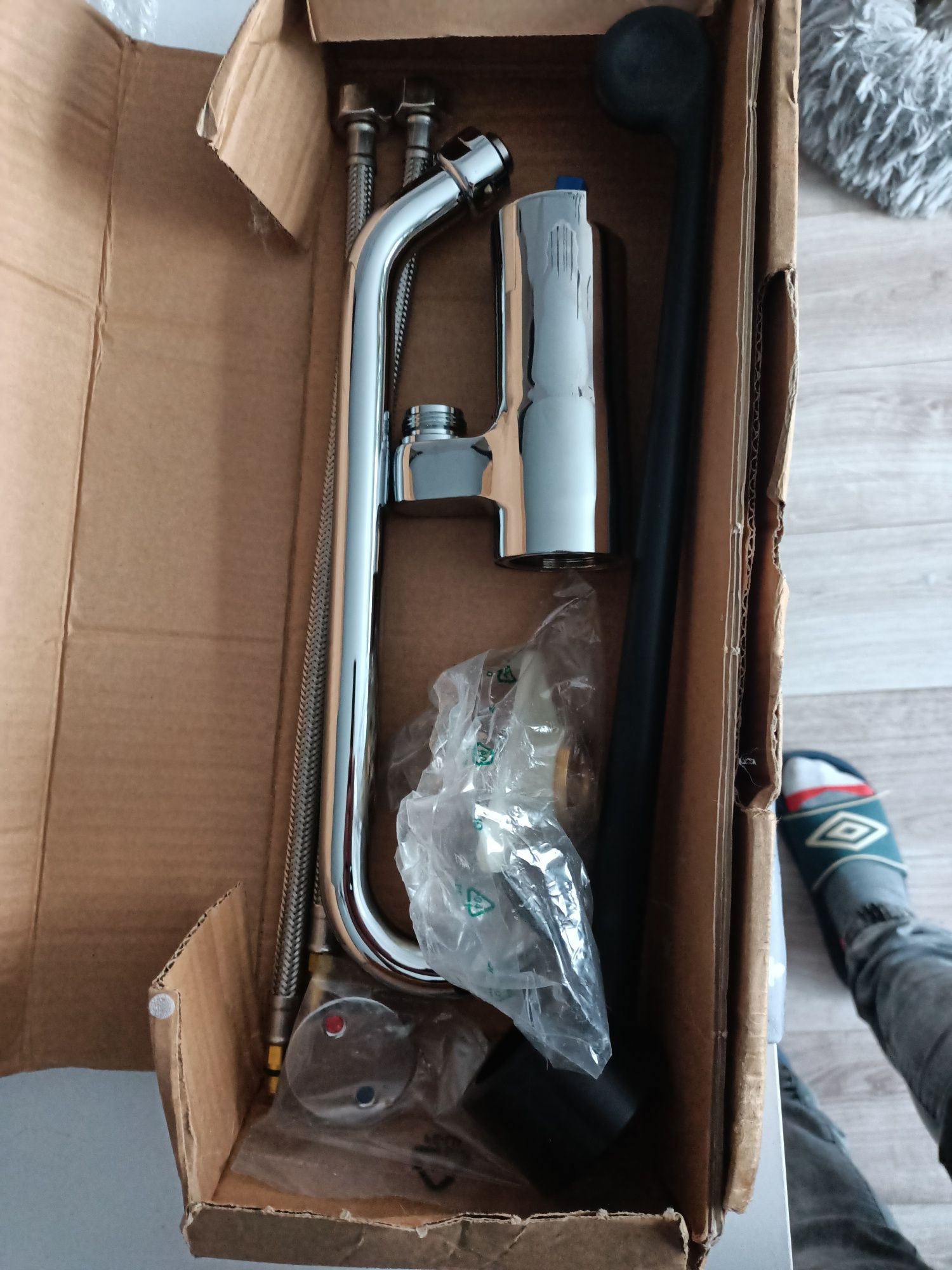 Bateria umywalkowa do profesjonalnych kuchni