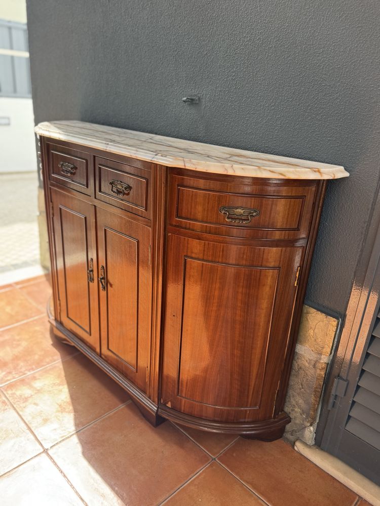 Movel de madeira com tampo em mármore