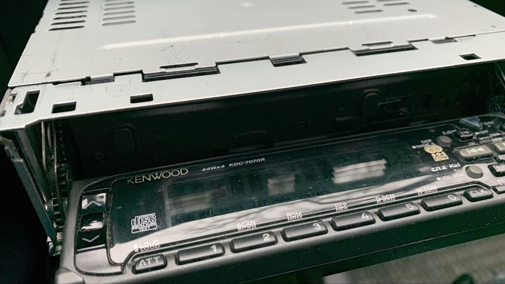 Магнитола(маска) Kenwood KDC-7070R, KRC-777R