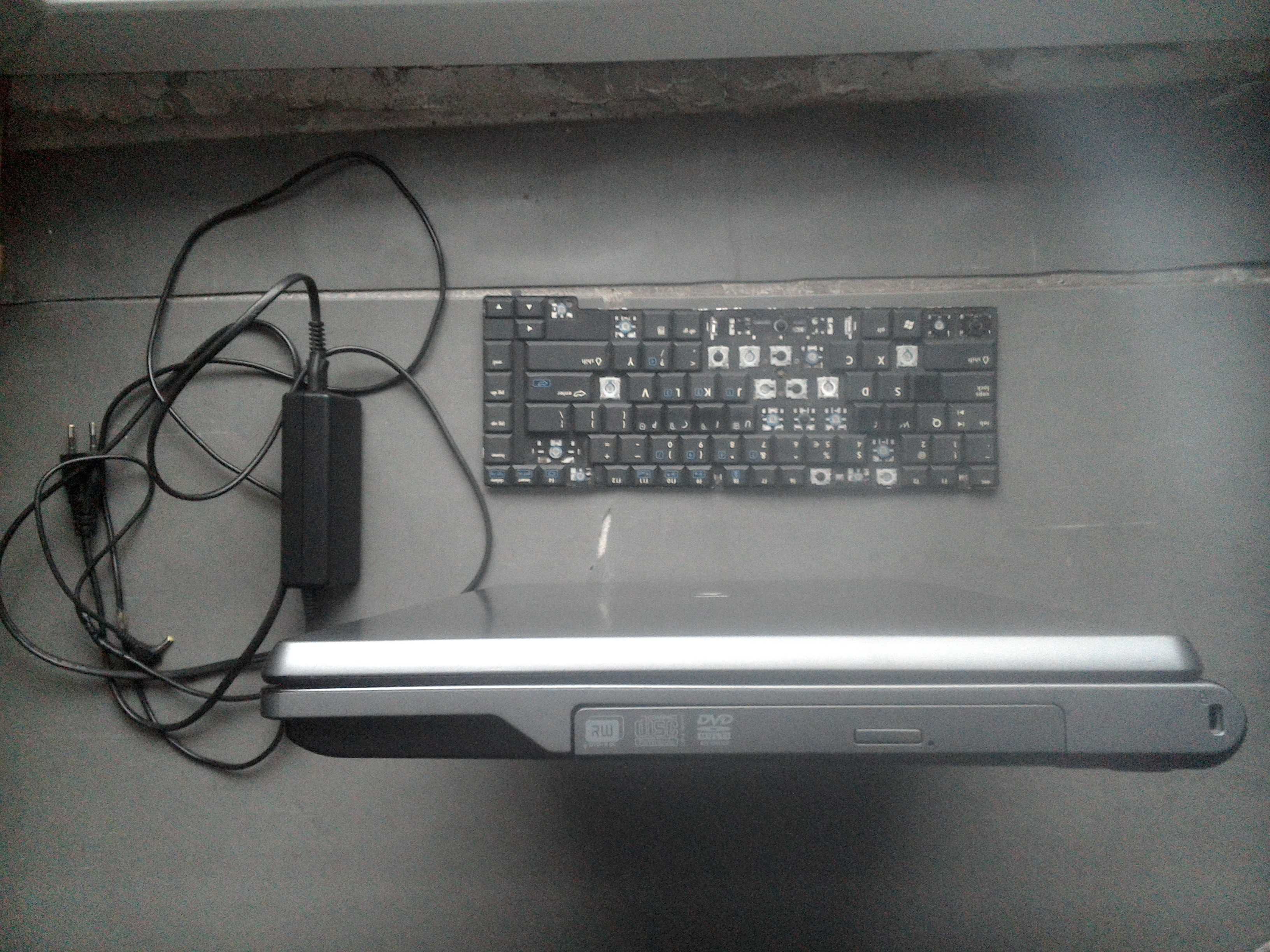 laptop hp 530 ladny stan zapasowa klawiatura zasilacz duzo zdjec