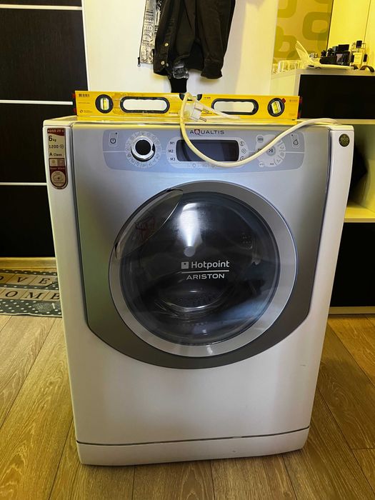 Пральна машина Hotpoint Ariston Aqualtis AQSD 29U на 6 кг