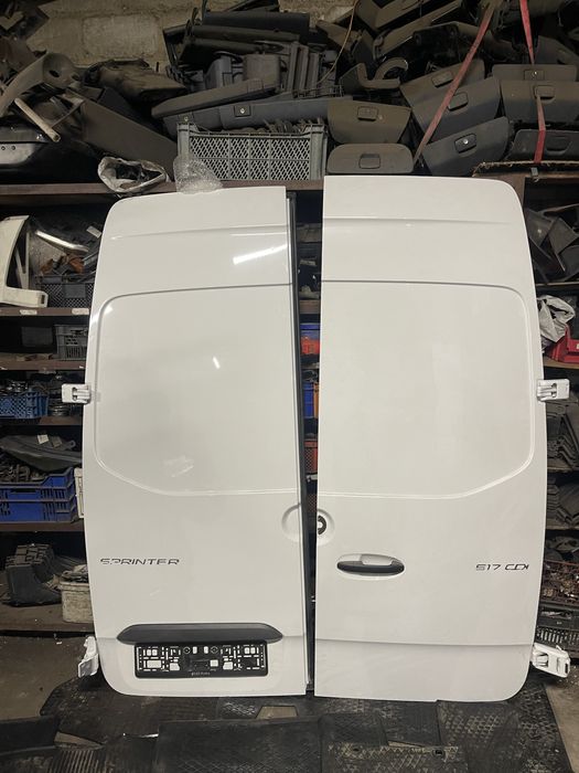 MB Sprinter 907 Nowe drzwi tył komplet białe
