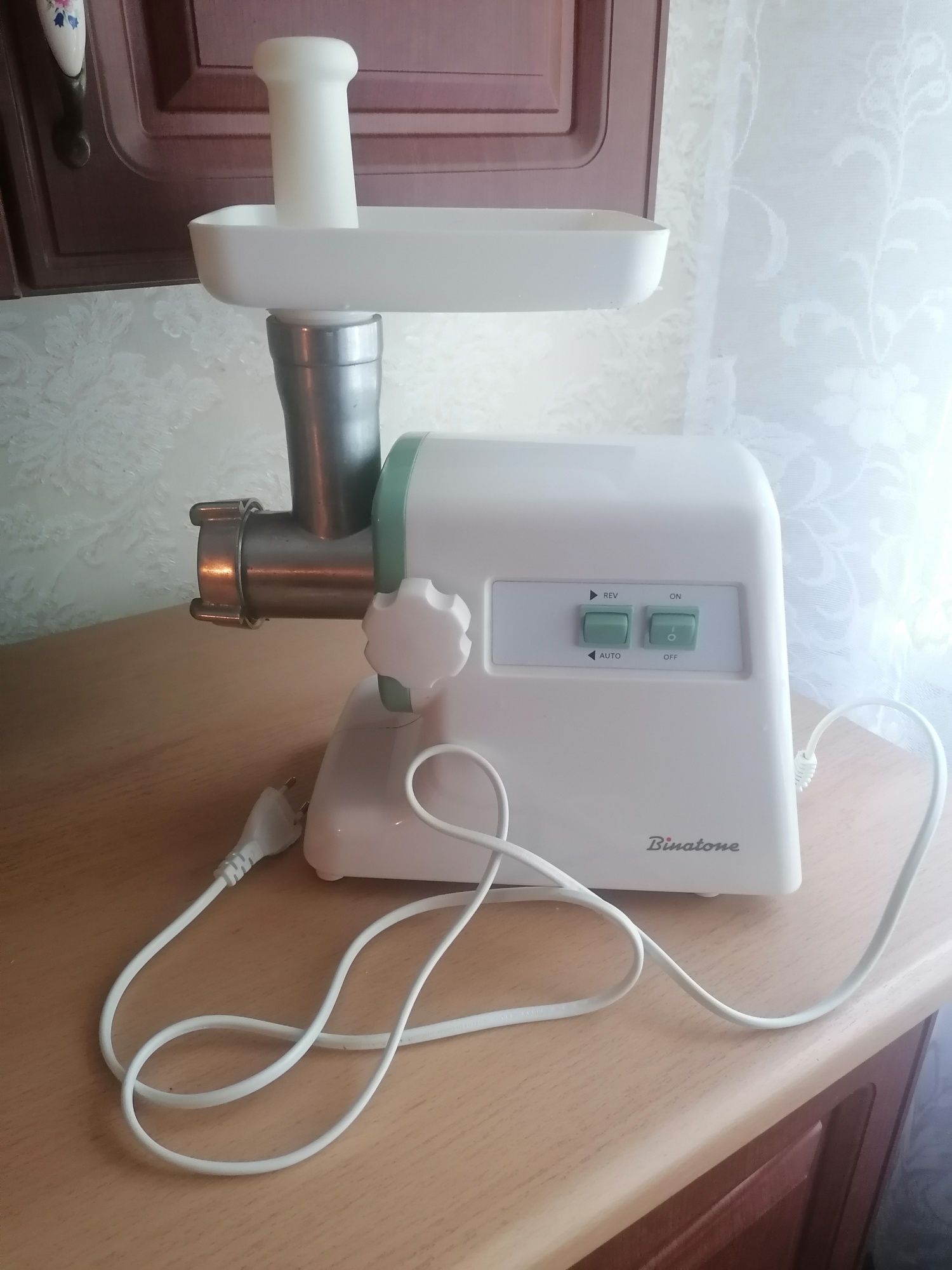 М'ясорубка "Binatone" MGR-1000