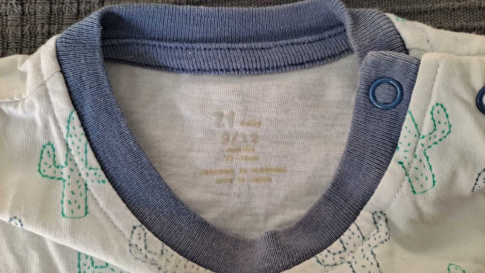 Babygrow curto com motivos de cactos