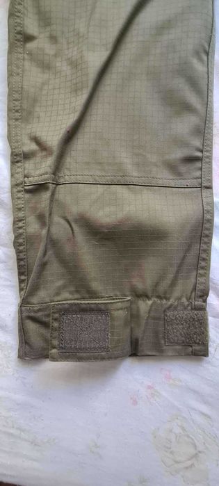 Kompletny mundur OPW (bluza, spodnie, czapka, beret) – stan idealny