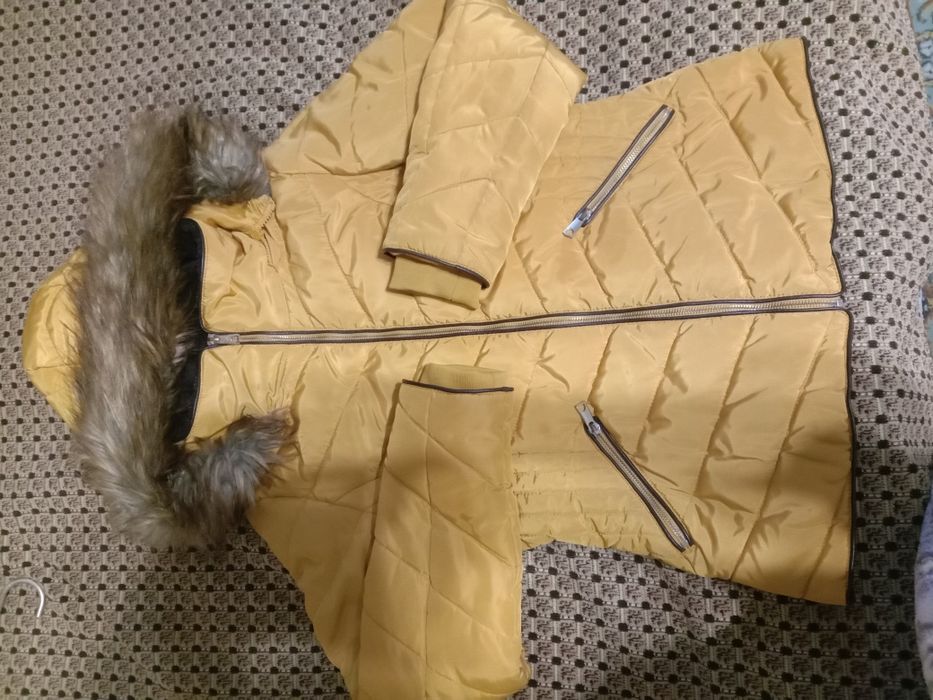 Зимові куртки (демосизонна) на дівчинку