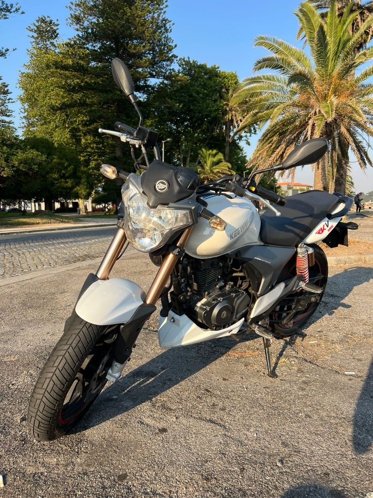Keeway rkv 125 como nova