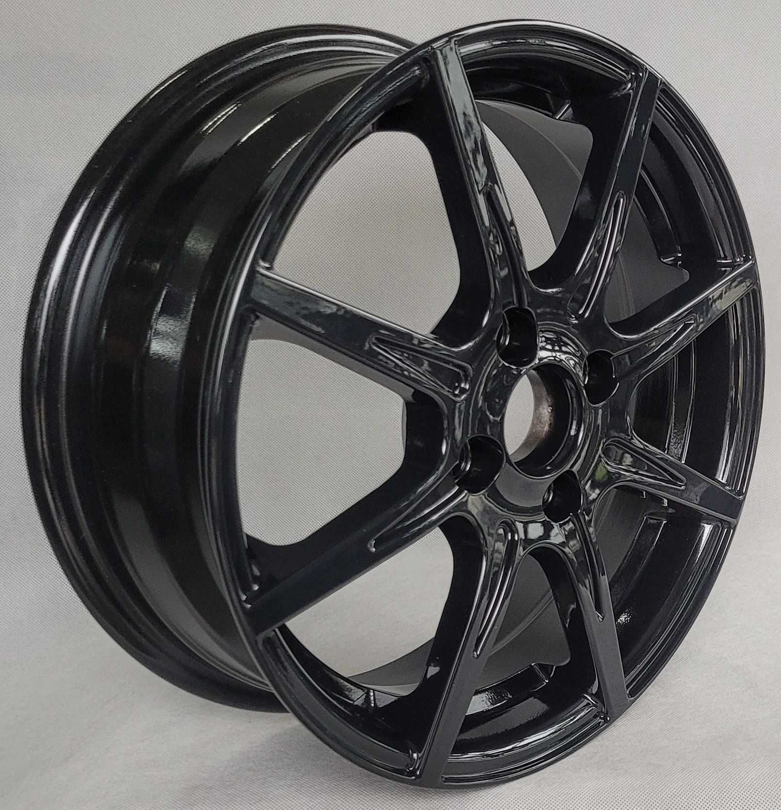 Felgi 15 Nissan Micra Colt Honda Jazz Fiat Grande Punto Evo Karl Tiida