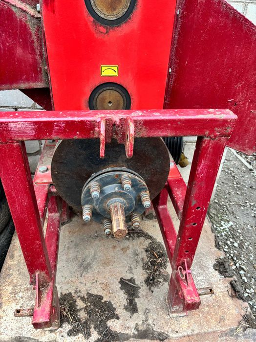 Измельчитель веток-Подрібнювач гілок ARPAL АМ-140ТР