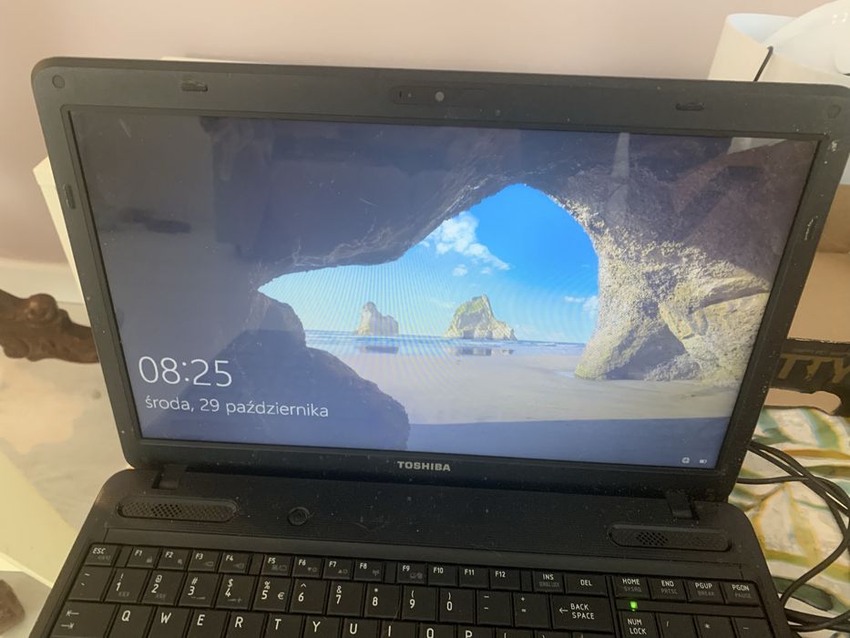 Laptop toshiba 8 gb pamiec ram - do przegladania internetu