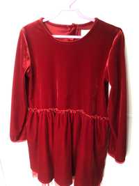 Śliczna czerwona sukienka 122
