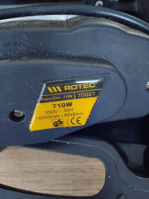 Plaina elétrica Rotec 710W
