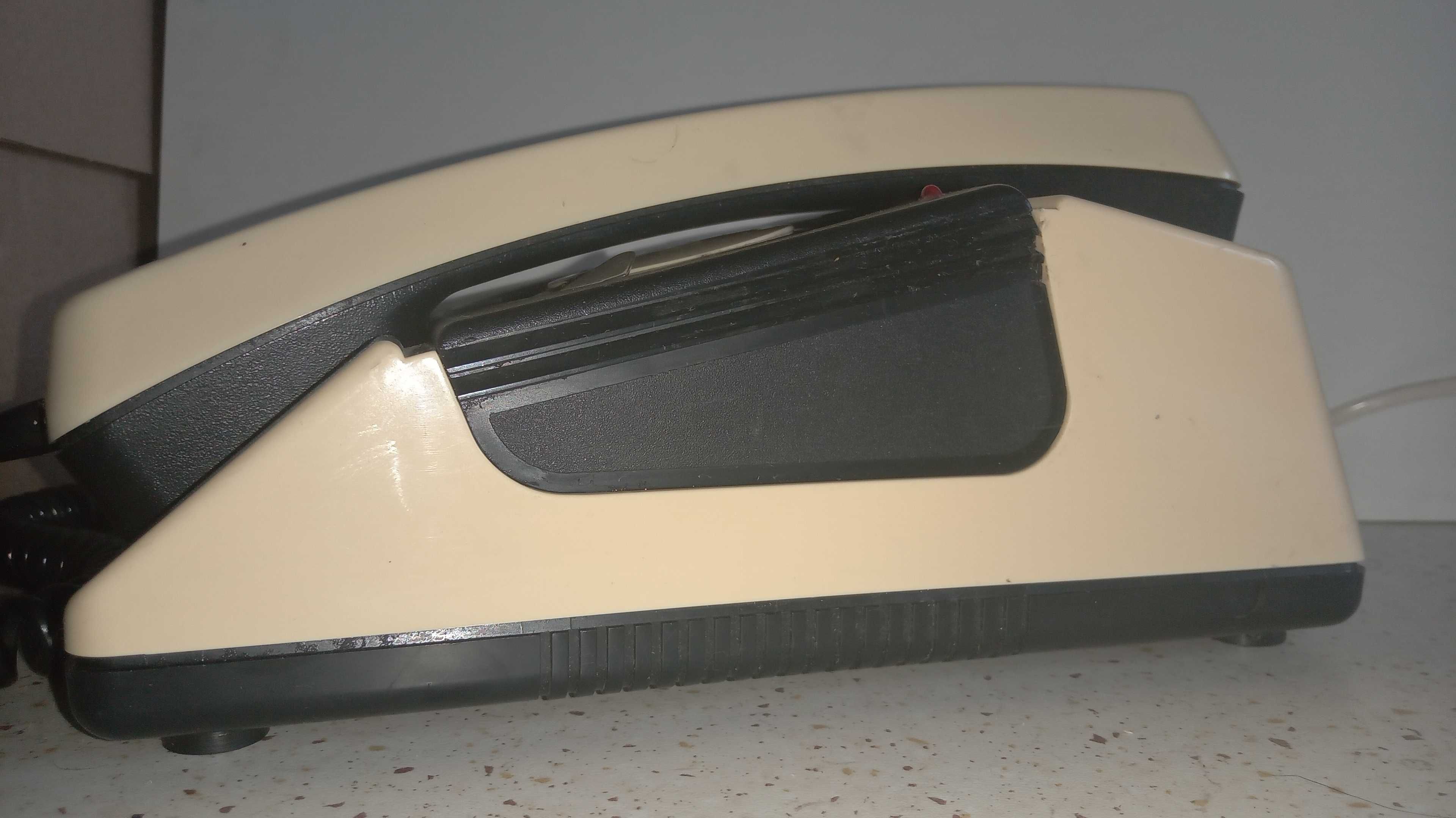03 Telefon analogowy PRL (UWAGA nie posiada slotu na kartę SIM)