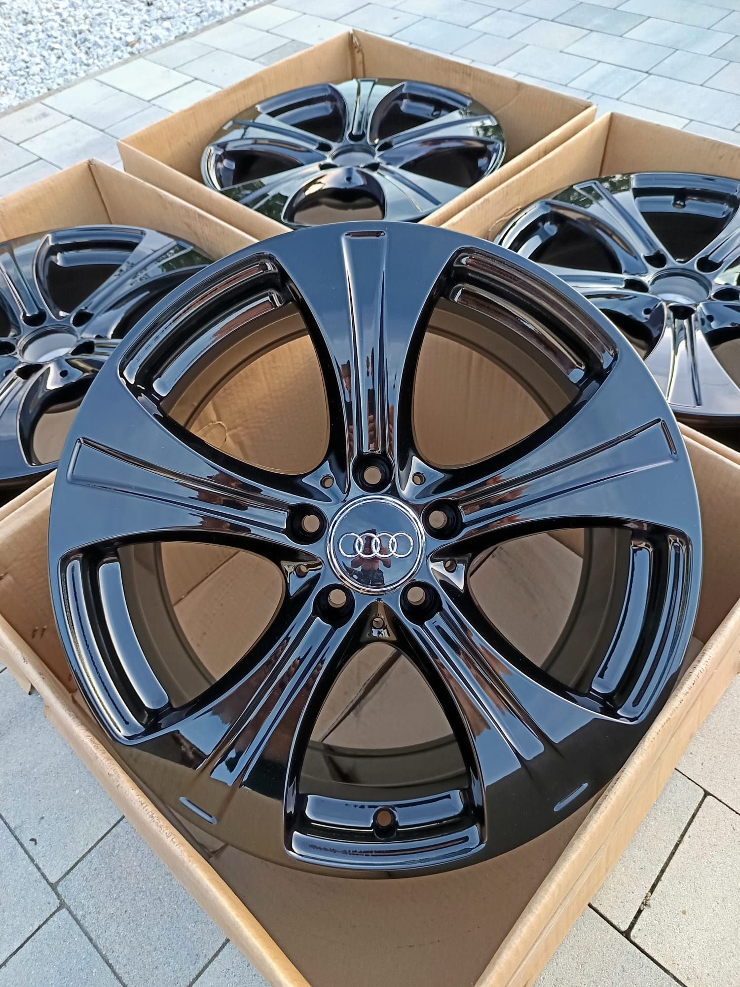 #M10C Alufelgi R18 5x112 Audi A4 A6 A7 A8 Q2 Q3 Q5 S3 S4 S5 S6