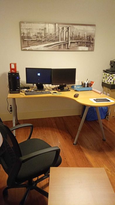 Vendo mesa de escritorio 160 x 80 x 120cm + 30cm meia luna