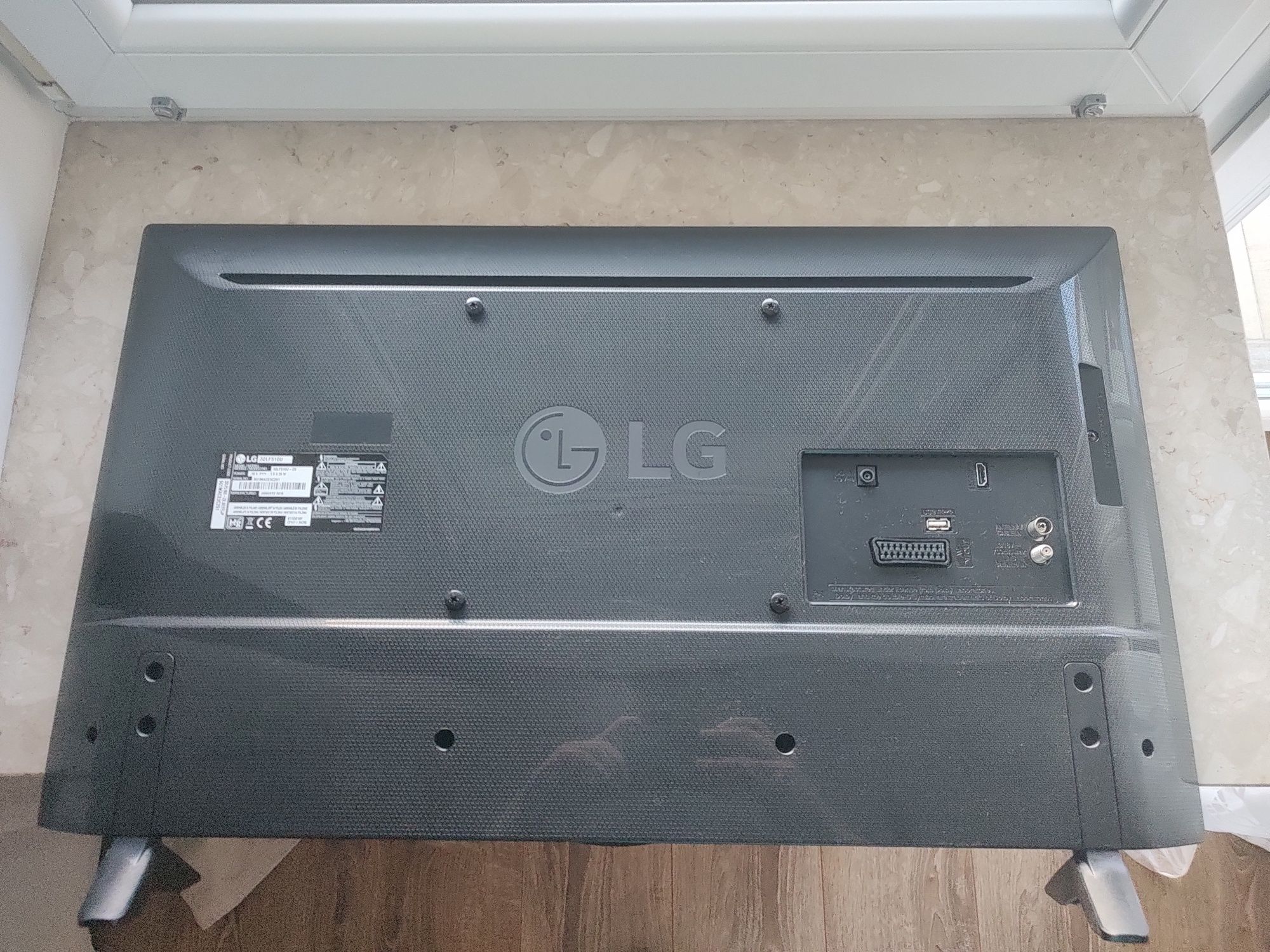 Telewizor LG 32LF51 LED jak nowy 32 cale