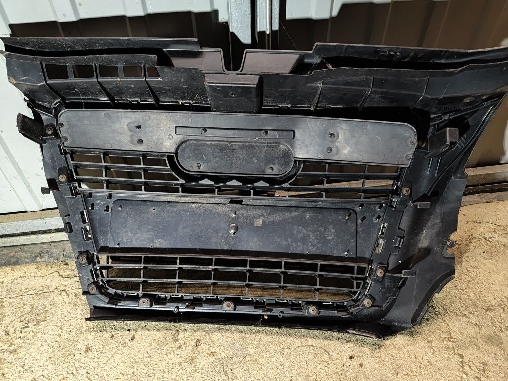 Gril Audi a3 8p LIFT bdb Stan