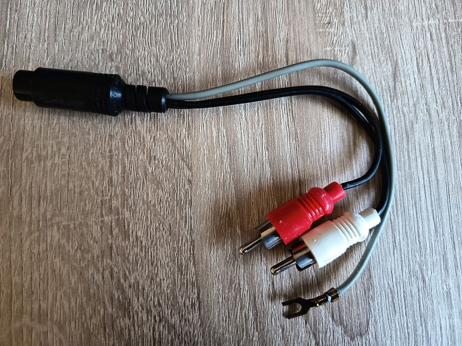 Złącze gramofonowe cinch / 5DIN + masa